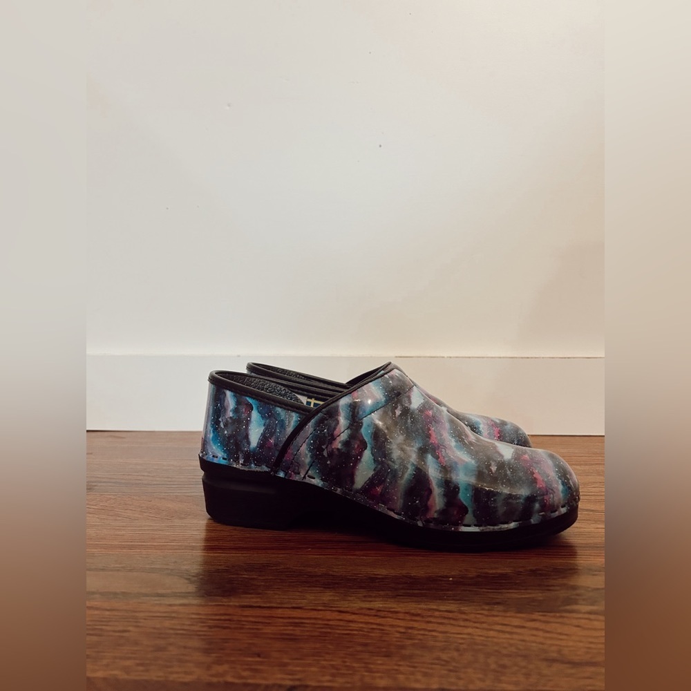 Bjork Clogs Swedish Handmade Comfort Shoes Cosmos Swirl Womens Sz 40 41